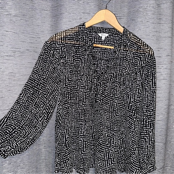 Reitmans Tops - Black and White Patterned Blouse